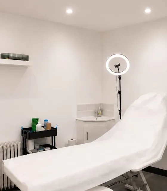 The private treatment couch at Dr Hajira Aesthetics